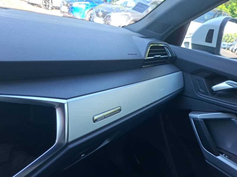 Audi Q3 - Photo 37