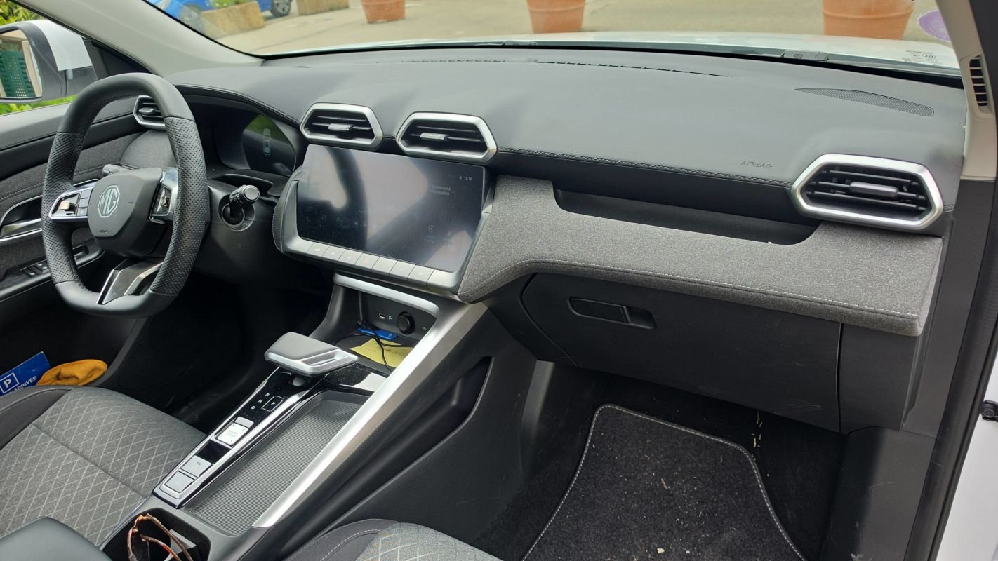MG ZS - Photo 10