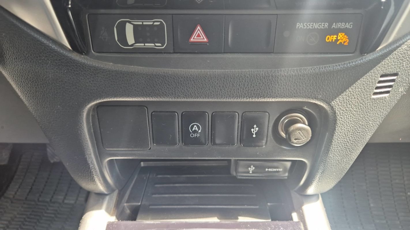 Mitsubishi L200 - Photo 13