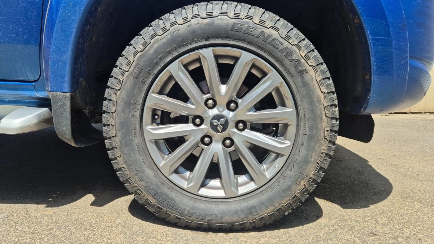 Mitsubishi L200 - Photo 17