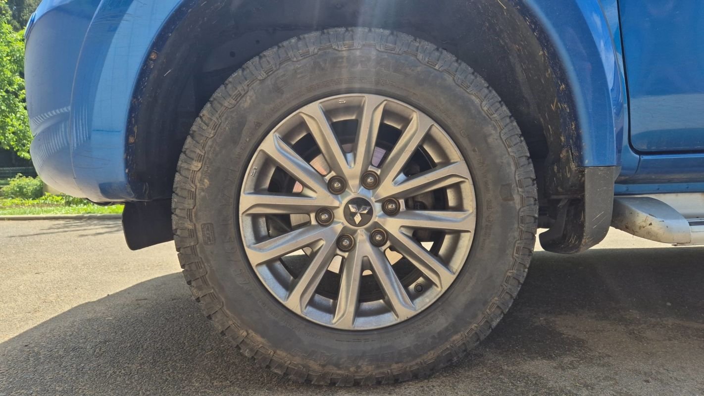 Mitsubishi L200 - Photo 18