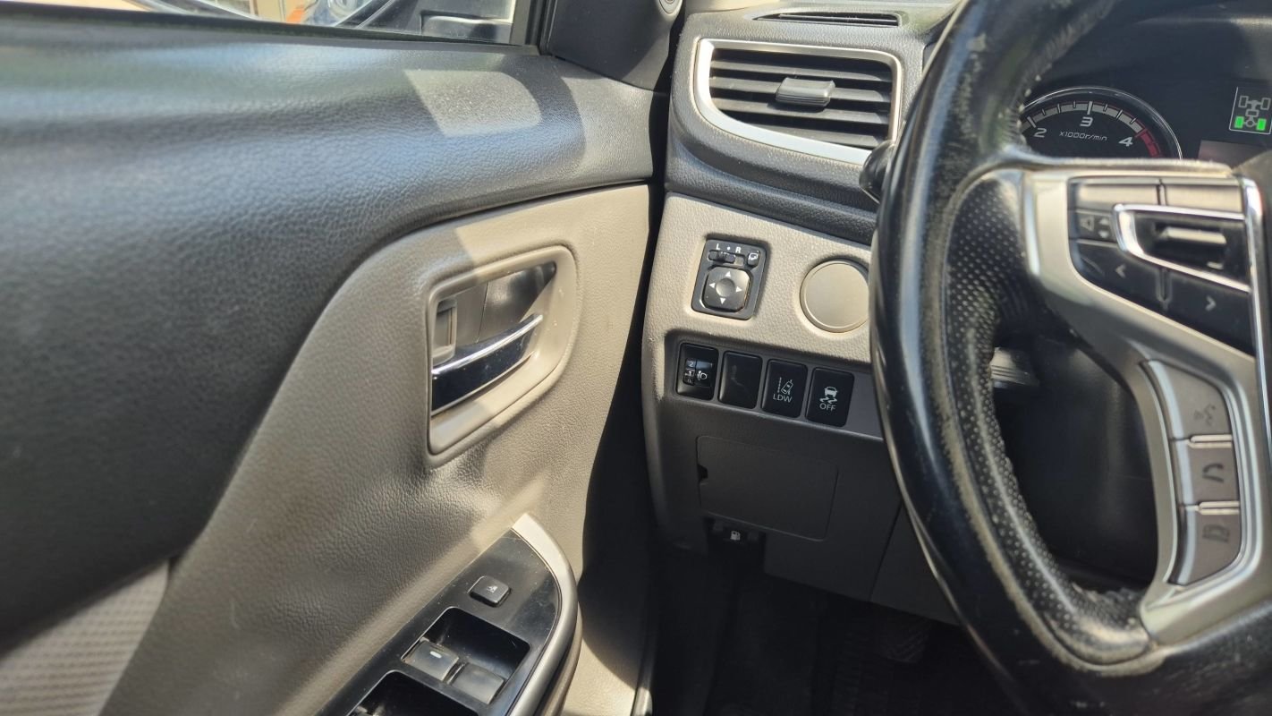 Mitsubishi L200 - Photo 27