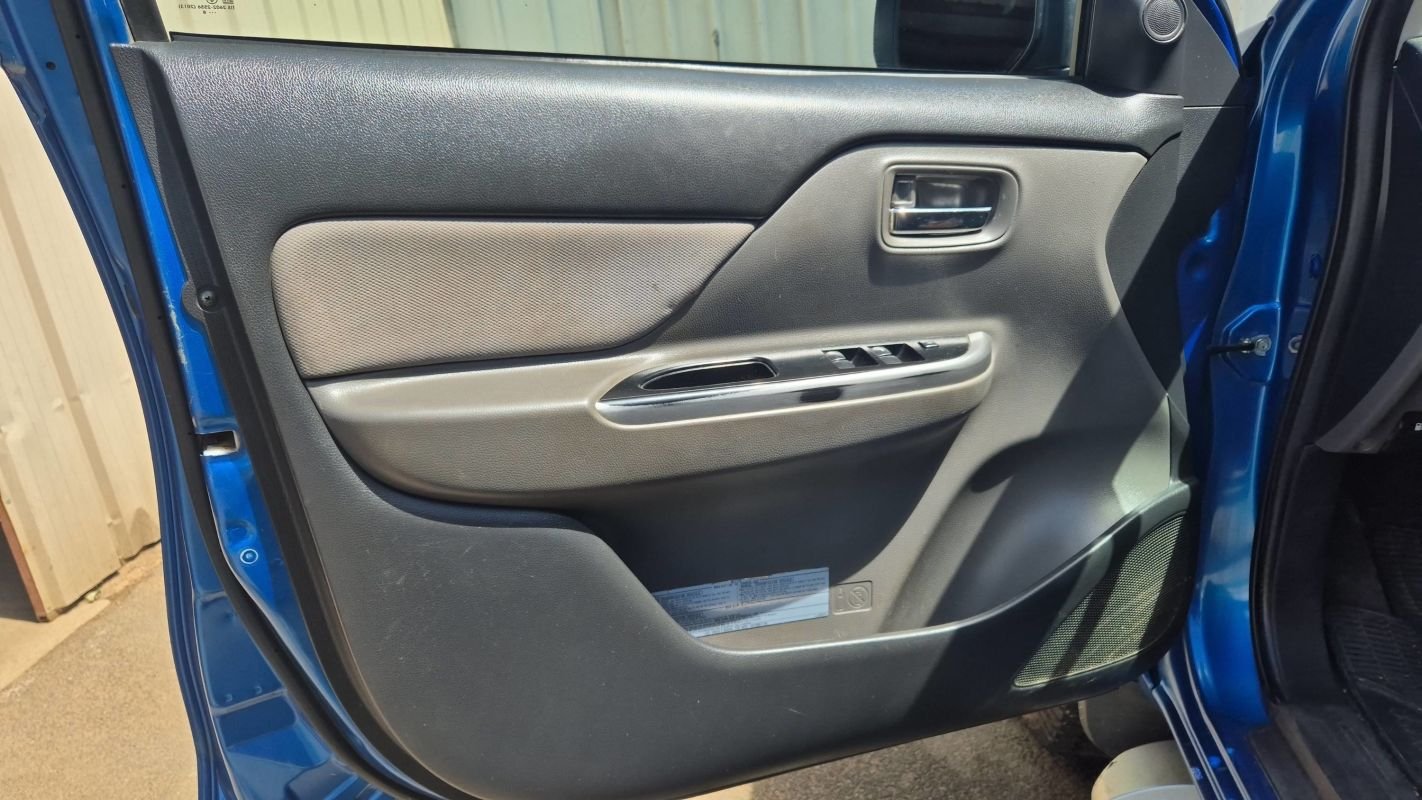 Mitsubishi L200 - Photo 7