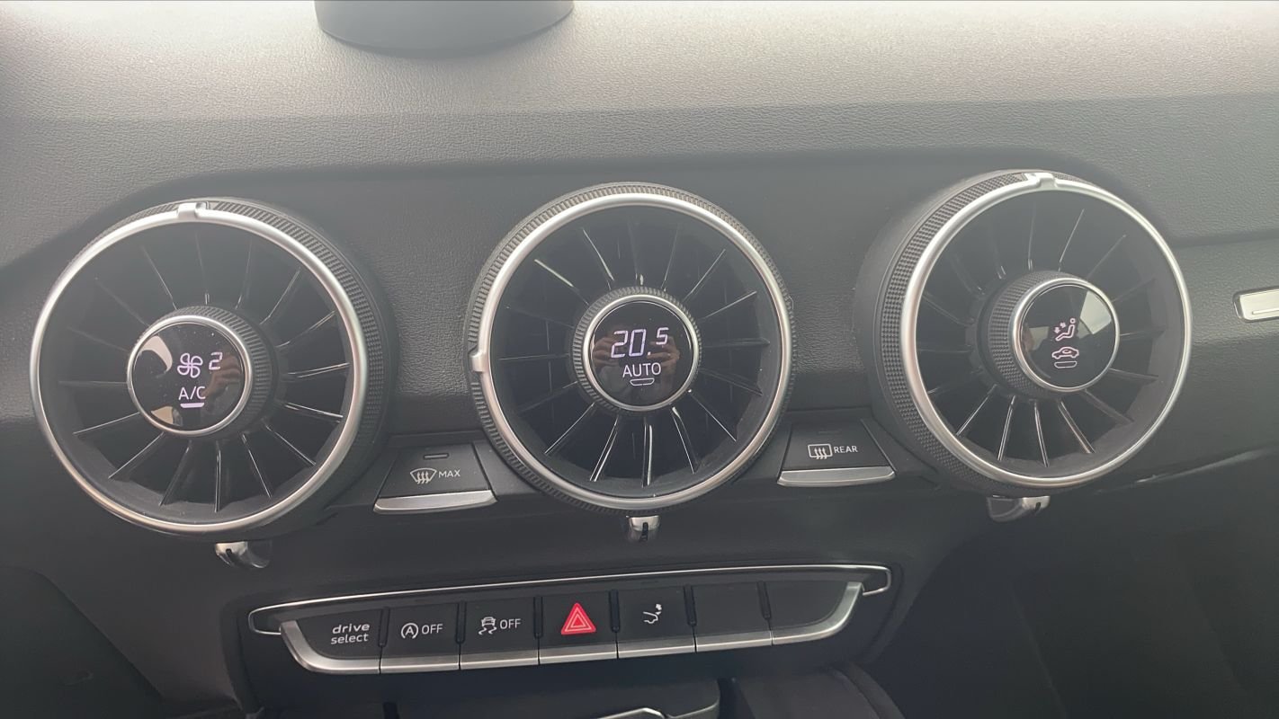 Audi TT Coupé - Photo 22