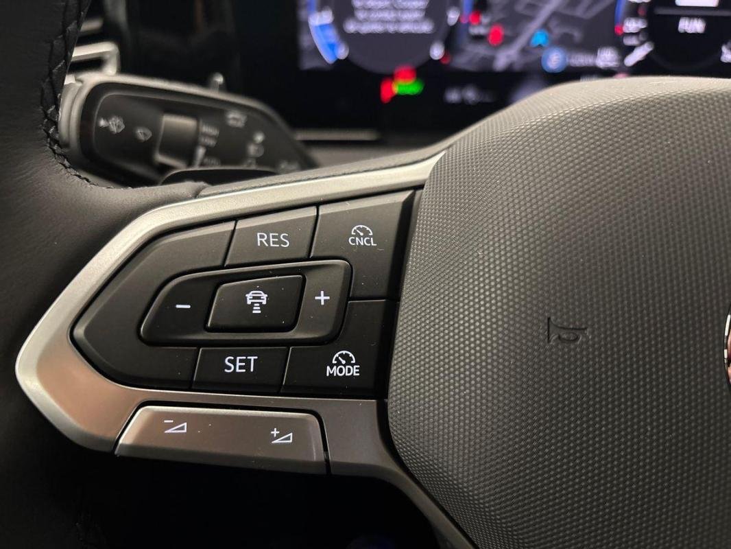 Volkswagen Tiguan - Photo 21