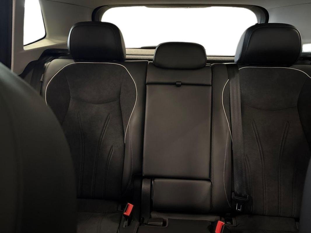 Volkswagen Tiguan - Photo 22