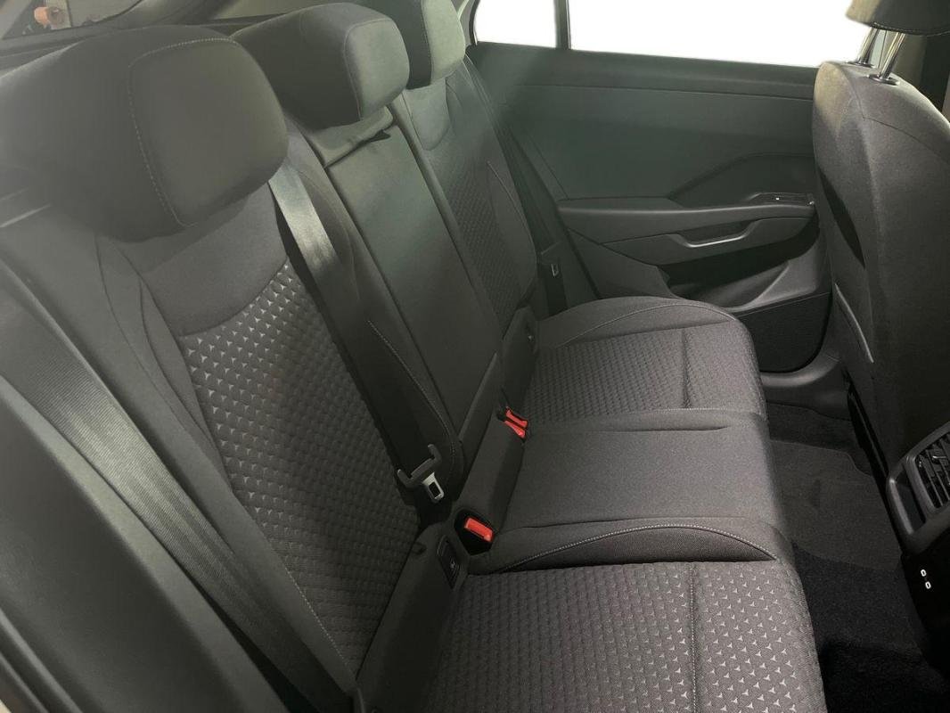 Volkswagen T-Roc - Photo 23