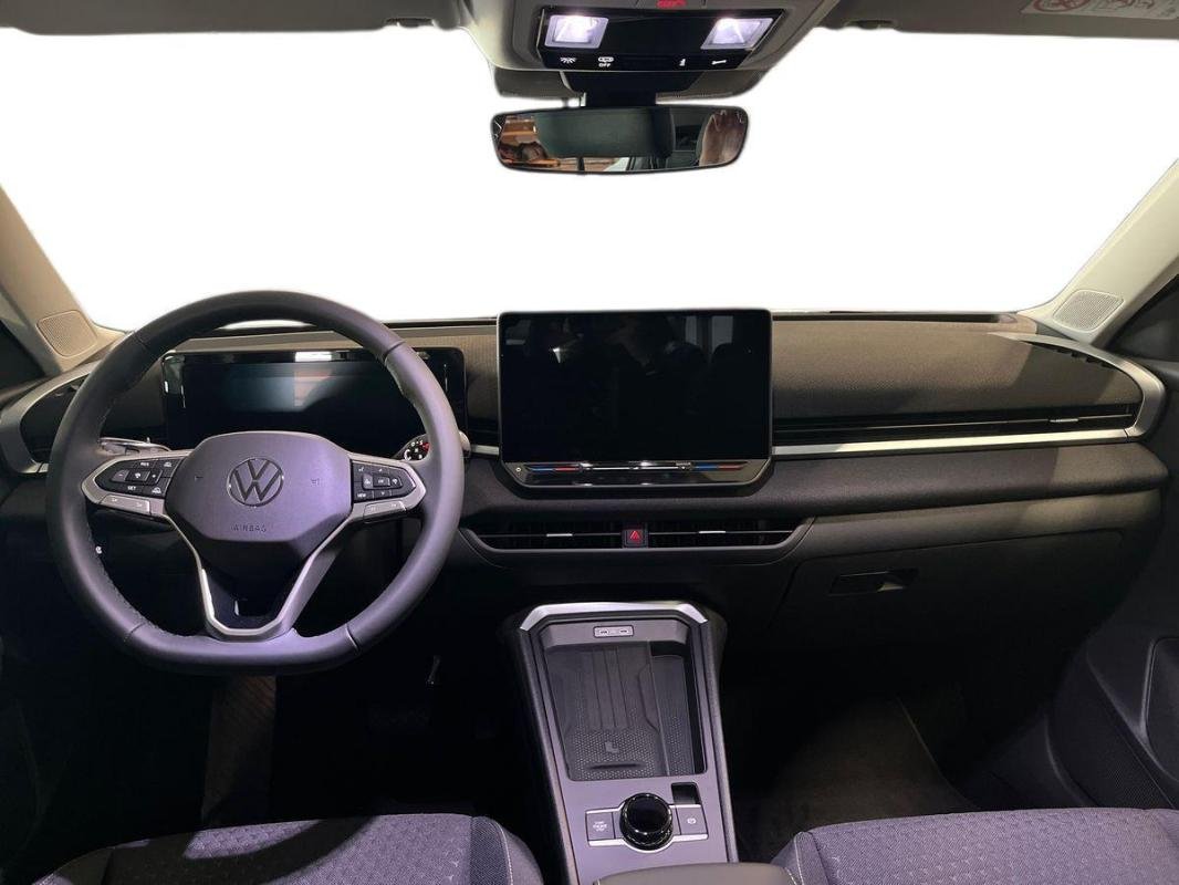 Volkswagen T-Roc - Photo 8