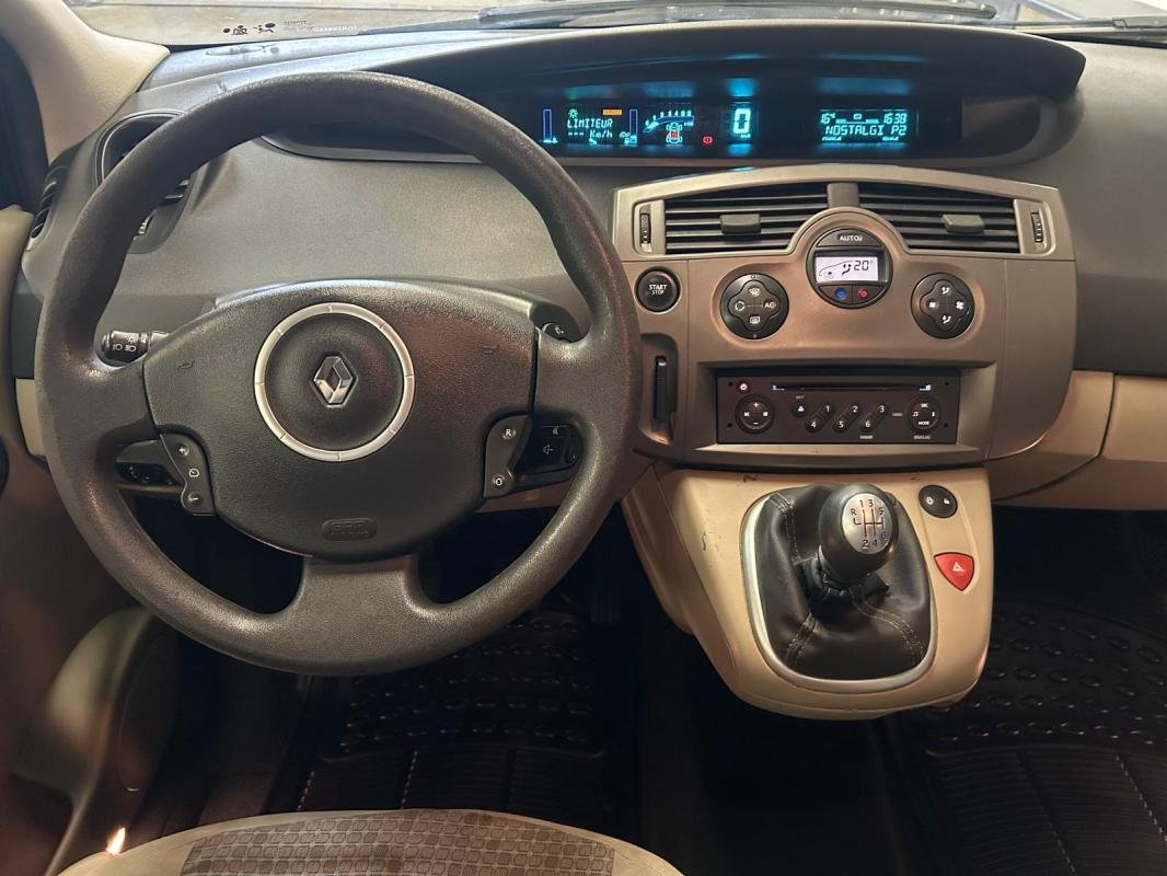 Renault Scénic - Photo 12