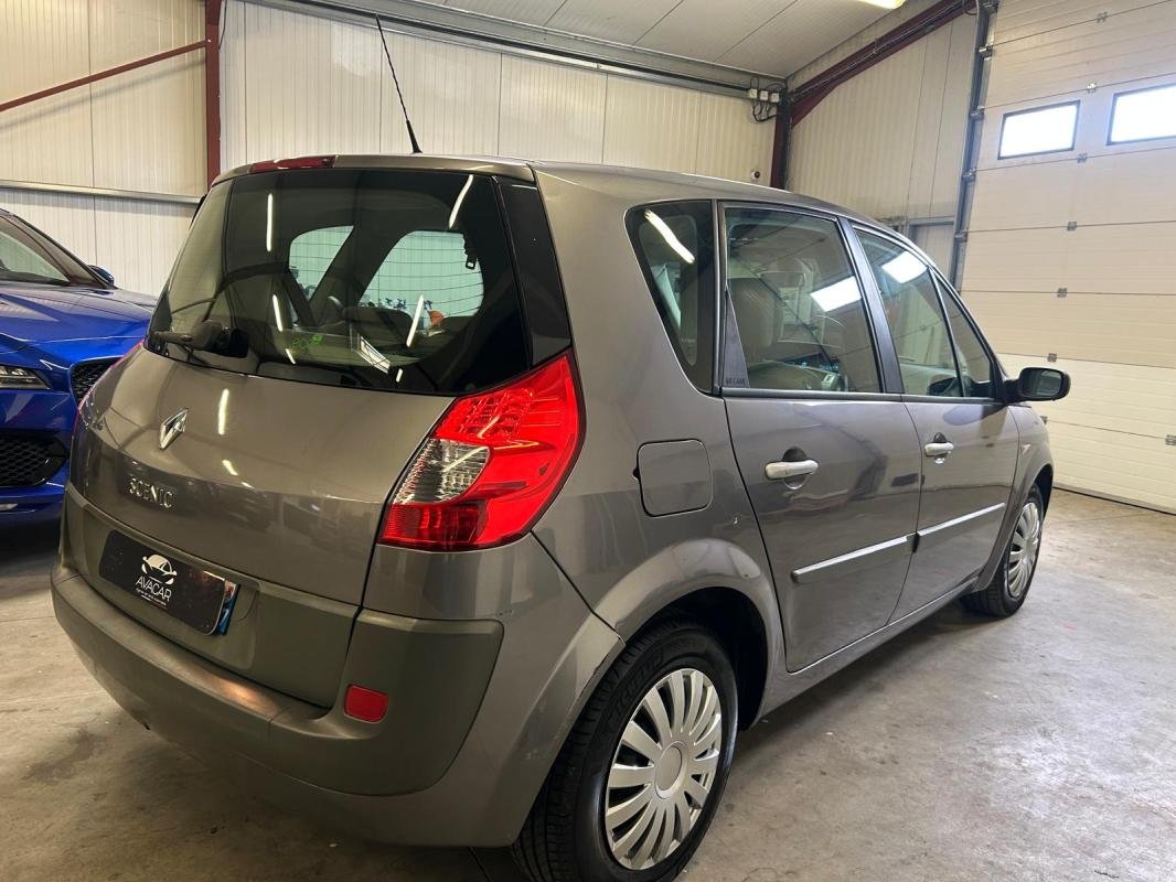 Renault Scénic - Photo 3
