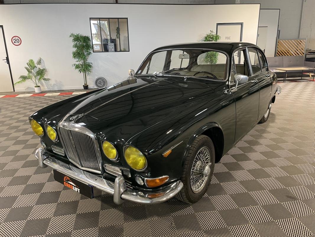 Jaguar 420