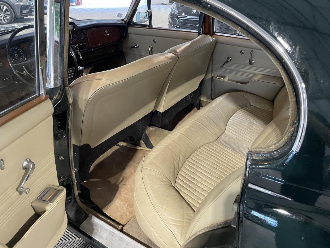 Jaguar 420 - Photo 21