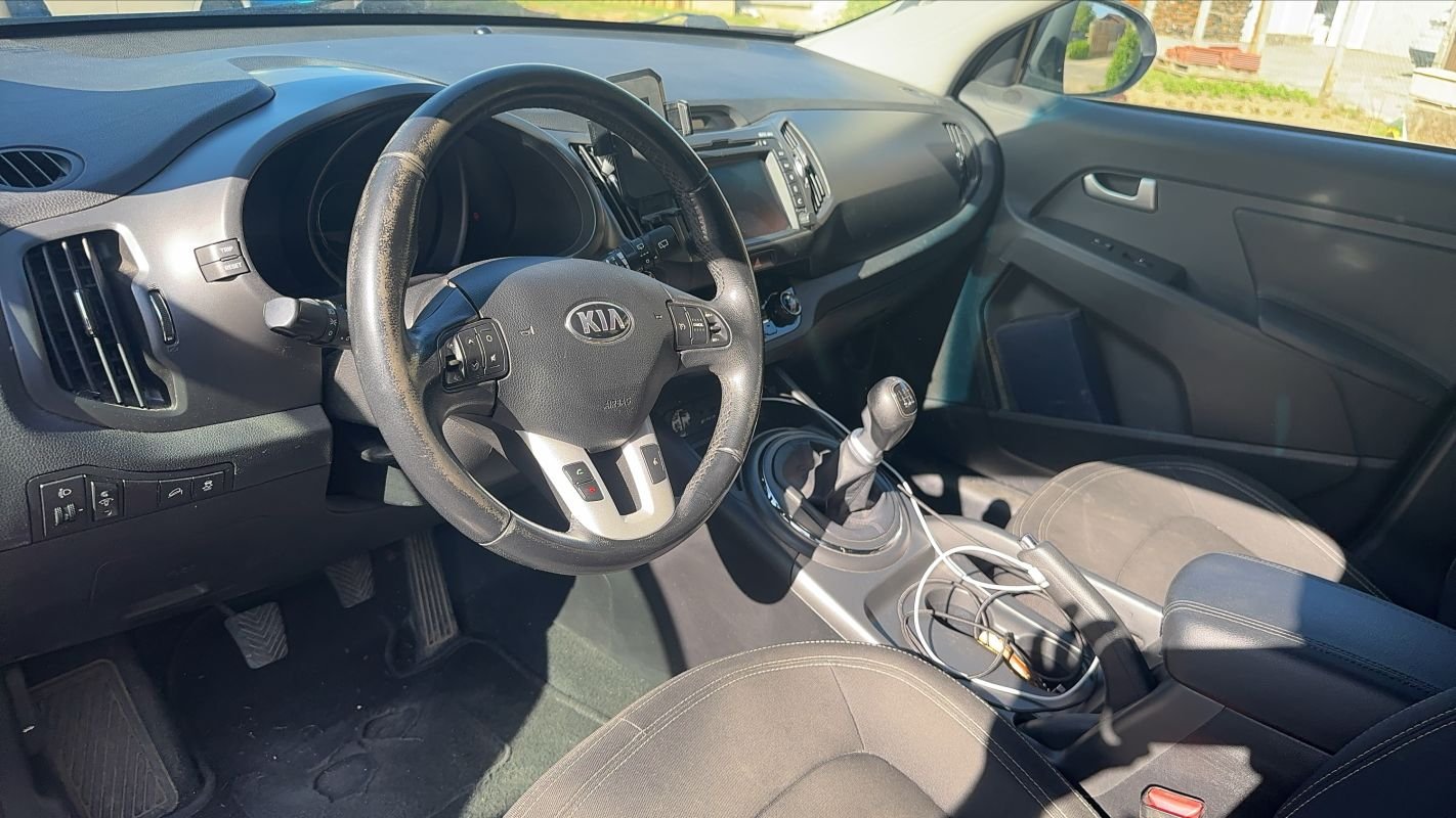 Kia Sportage - Photo 8