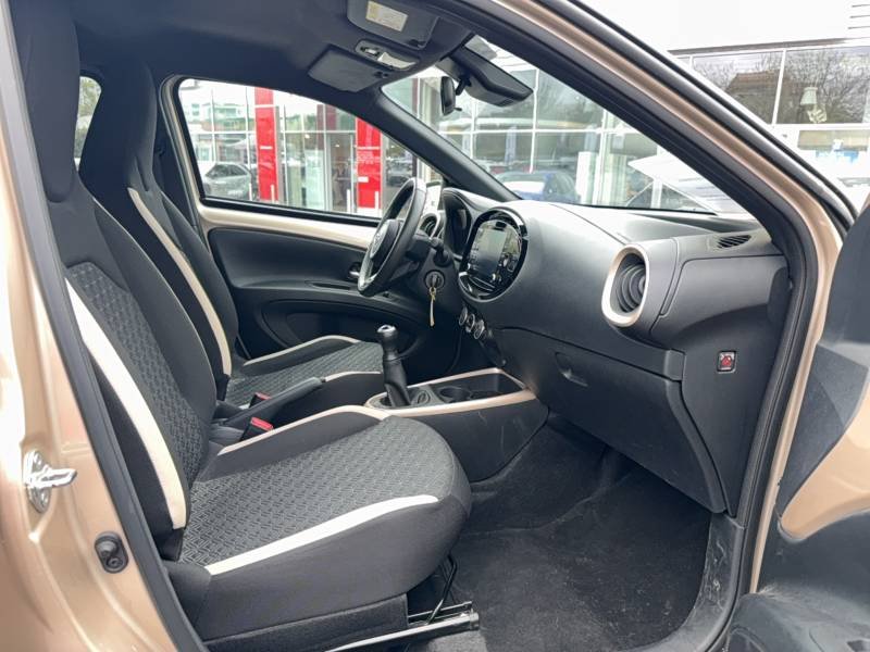 Toyota aygo x - Photo 12