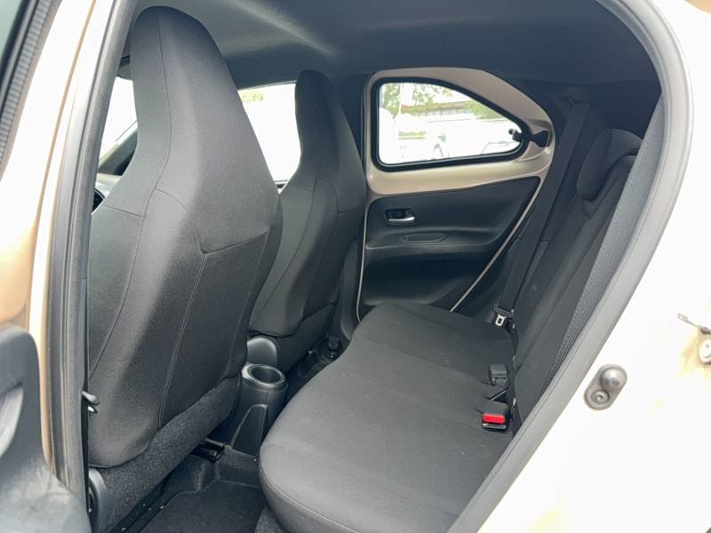 Toyota aygo x - Photo 13