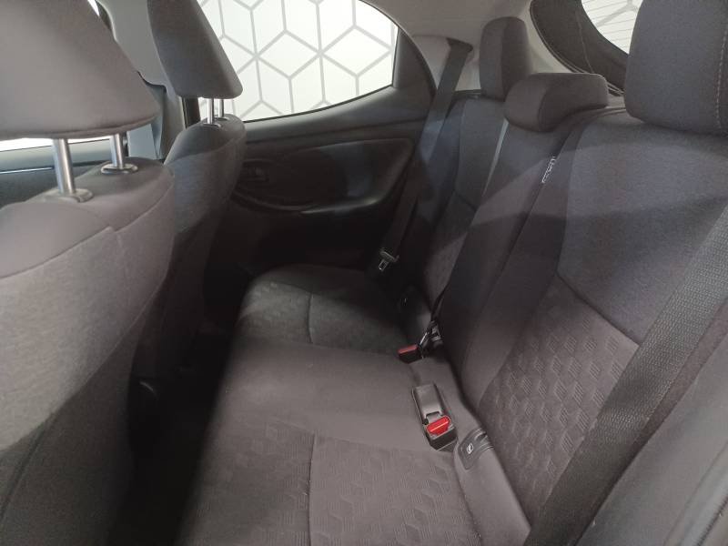 Toyota Yaris - Photo 13