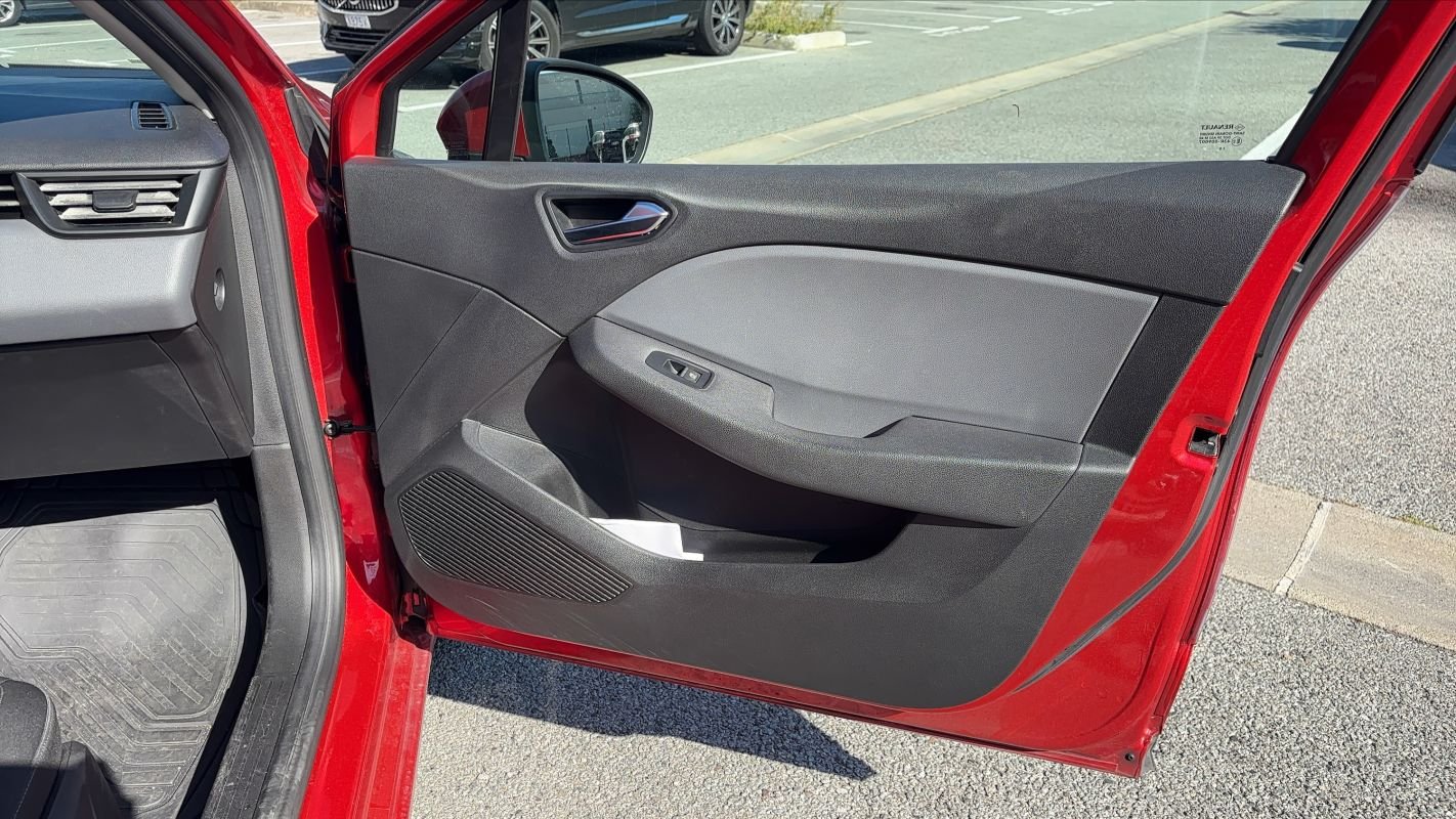 Renault Clio - Photo 22