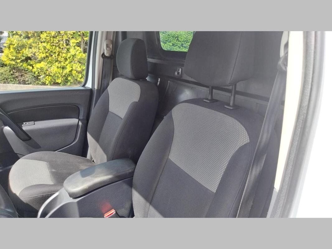 Renault Kangoo Express - Photo 17