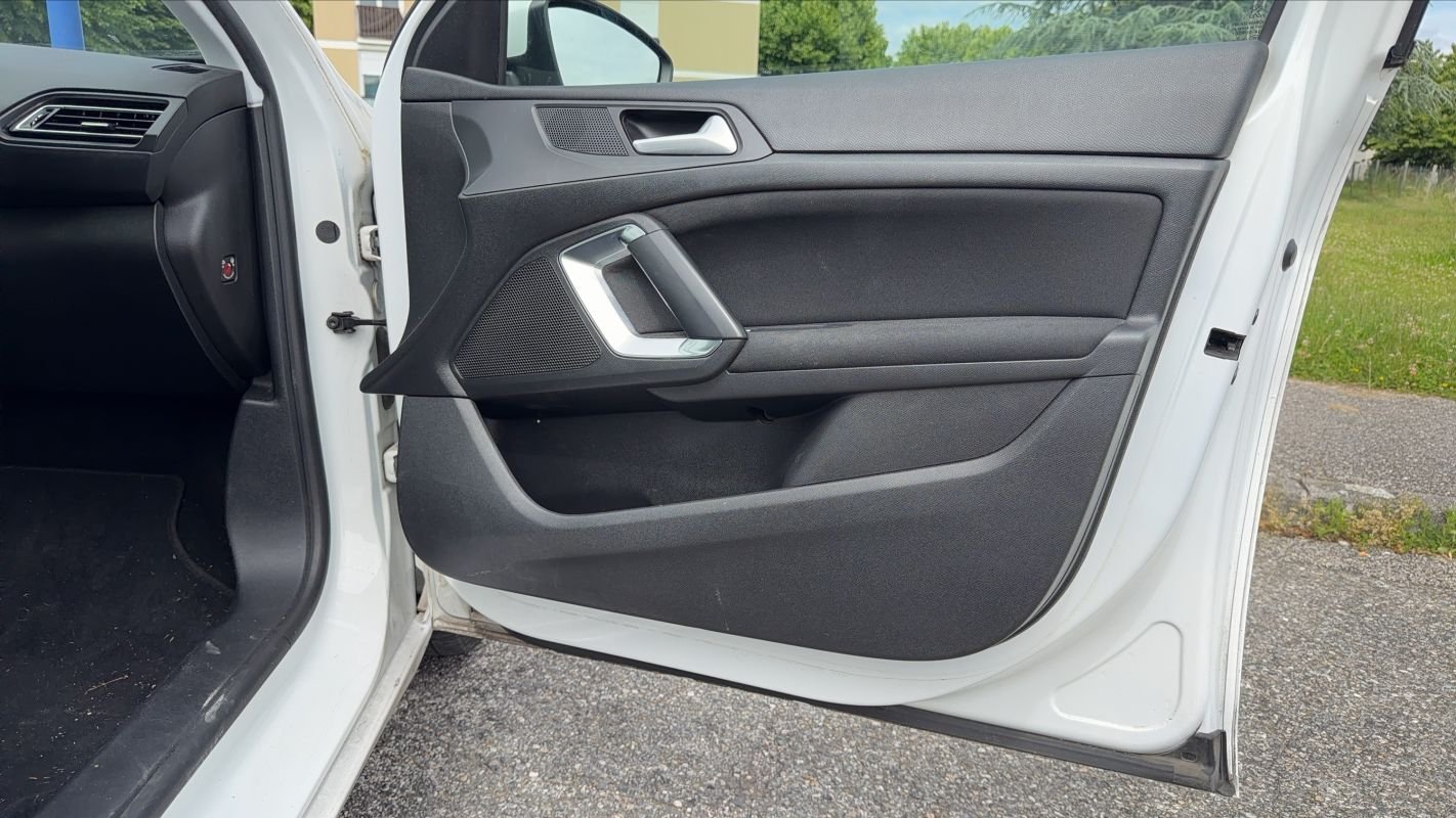 Peugeot 308 - Photo 24