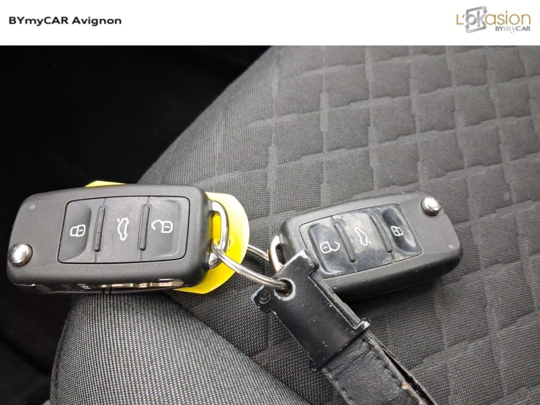 Volkswagen Up! - Photo 32