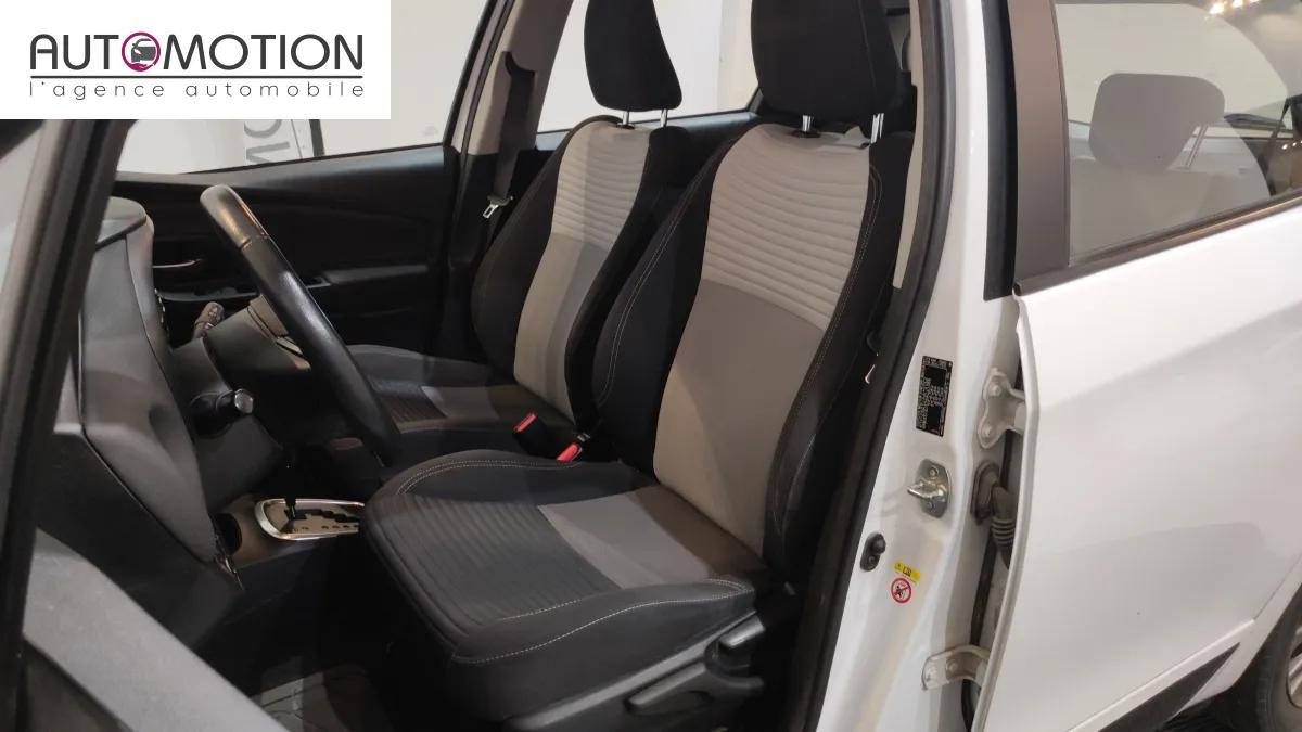 Toyota Yaris - Photo 12