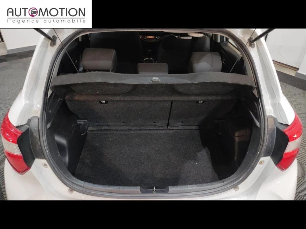 Toyota Yaris - Photo 8