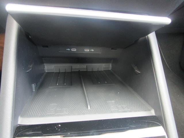 Volkswagen Tiguan - Photo 21