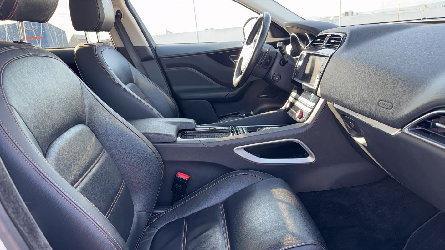 Jaguar F-Pace - Photo 29