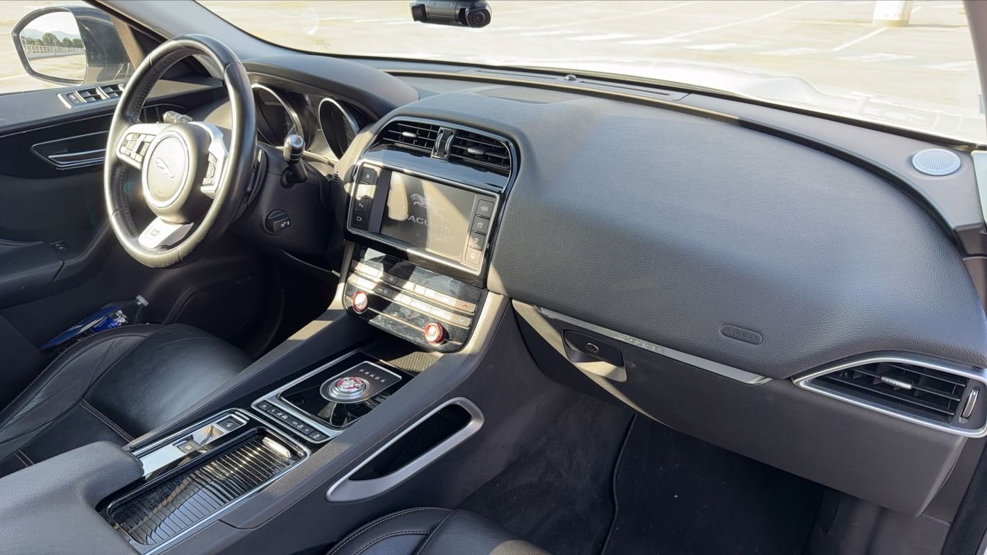 Jaguar F-Pace - Photo 10