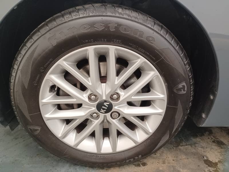Kia Rio - Photo 7