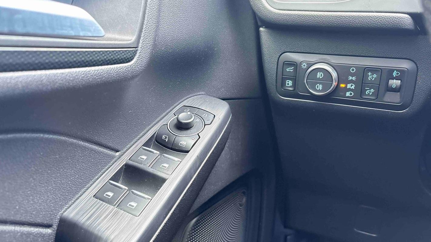 Ford Kuga - Photo 18
