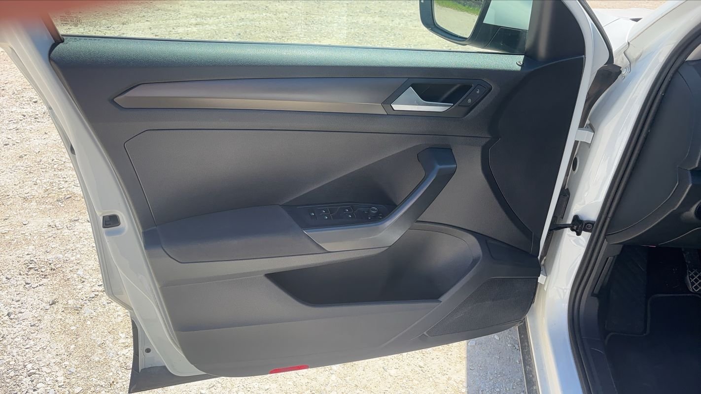 Volkswagen T-Roc - Photo 7