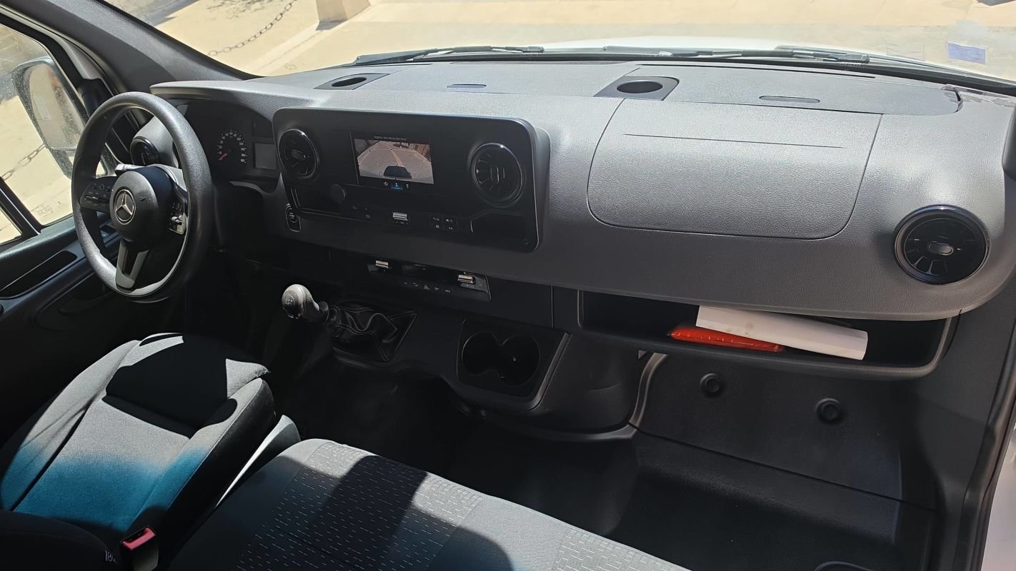 Mercedes Sprinter - Photo 11