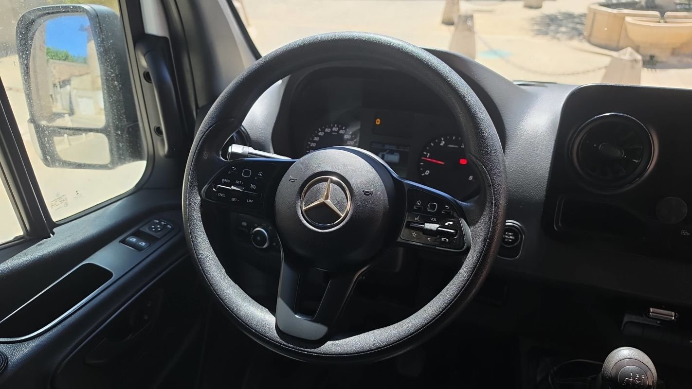 Mercedes Sprinter - Photo 23