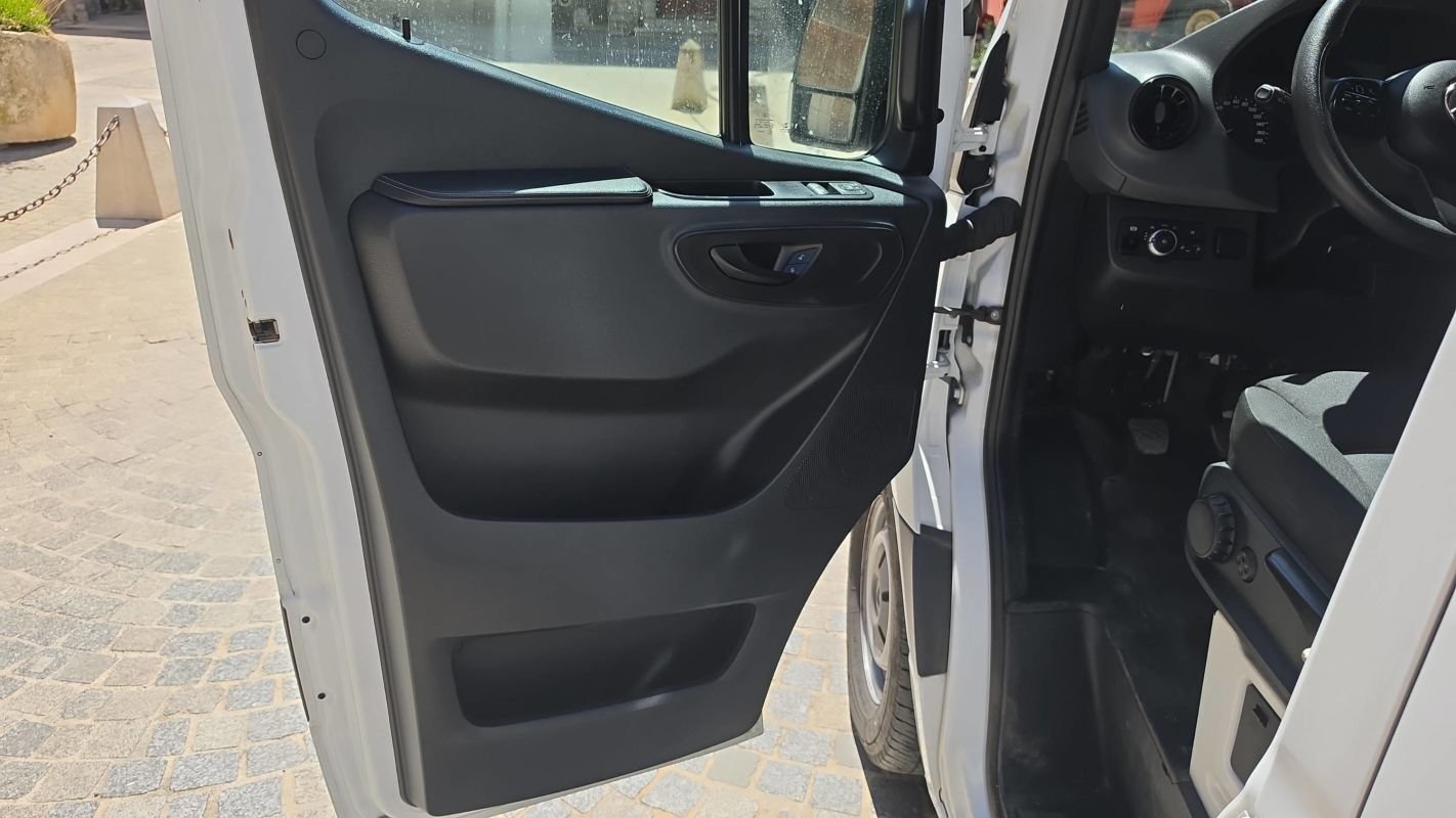 Mercedes Sprinter - Photo 7