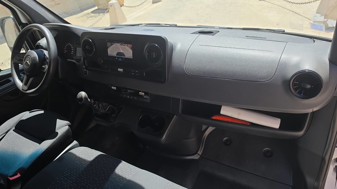 Mercedes Sprinter - Photo 10