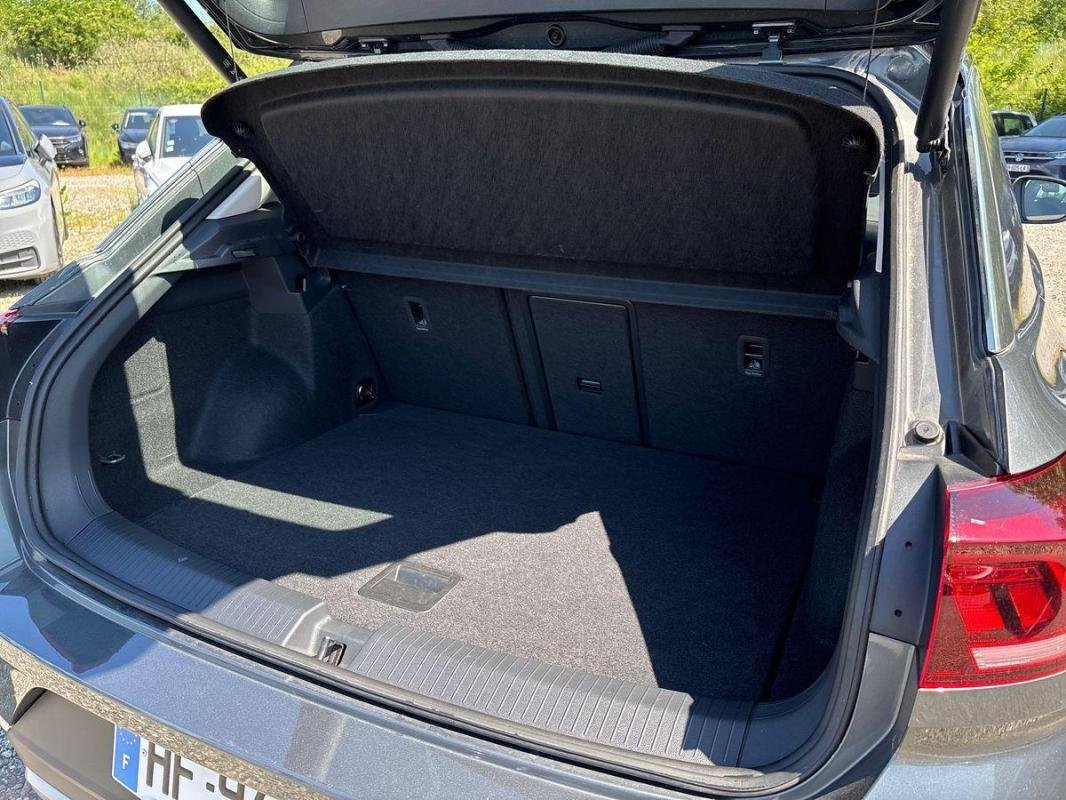 Volkswagen T-Roc - Photo 11