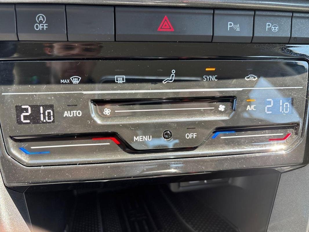 Volkswagen T-Roc - Photo 25