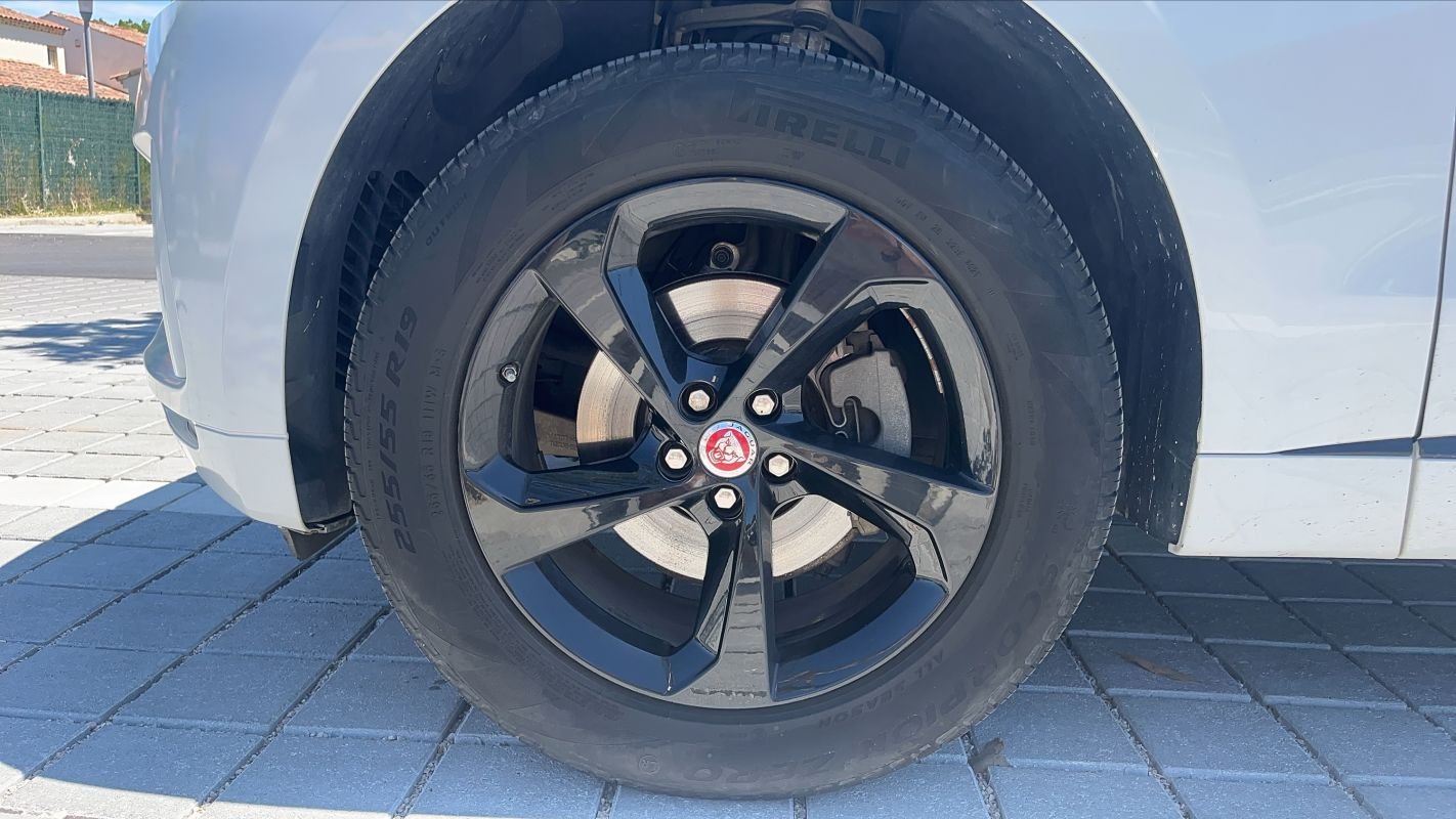 Jaguar F-Pace - Photo 18