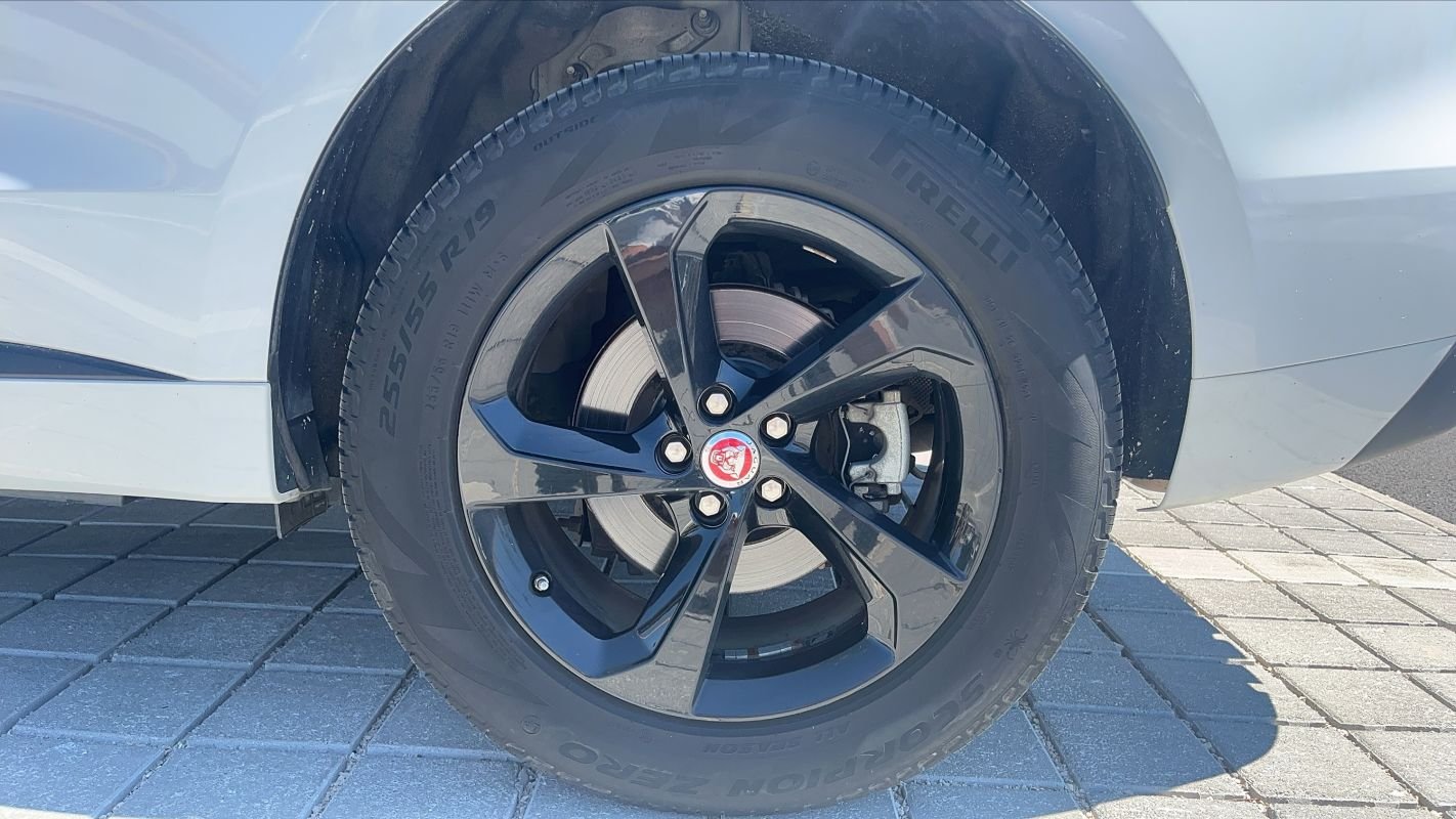 Jaguar F-Pace - Photo 19