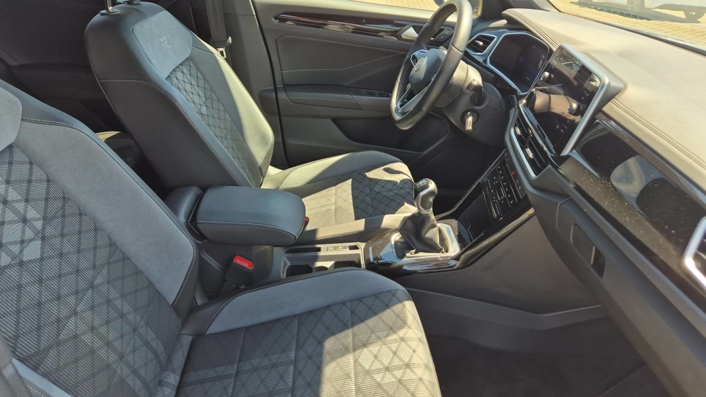 Volkswagen T-Roc - Photo 26
