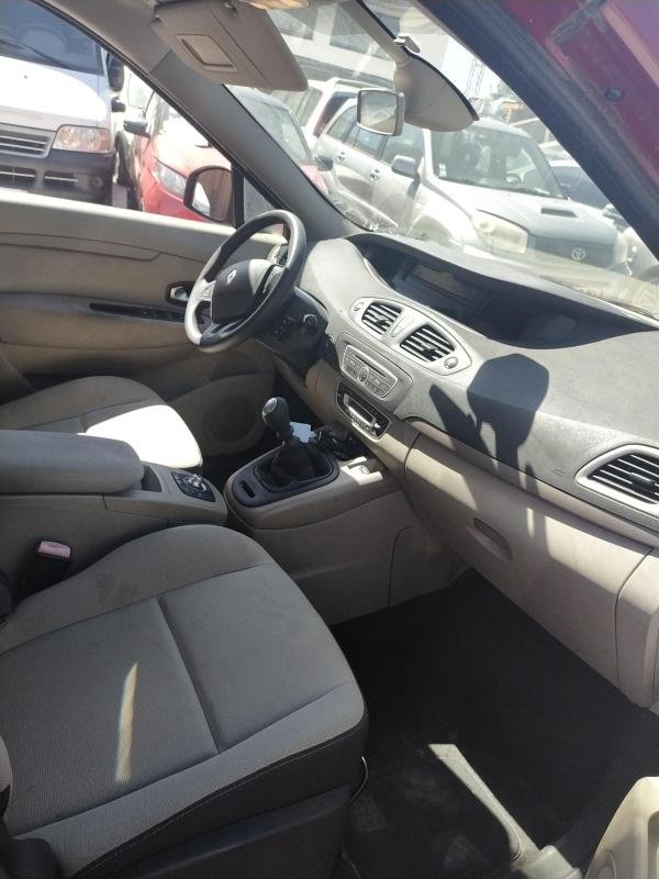 Renault Scénic - Photo 2