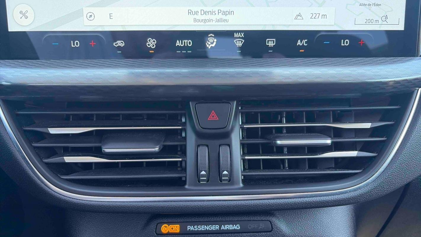 Ford Kuga - Photo 22