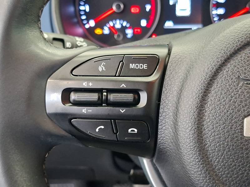 Kia Rio - Photo 28