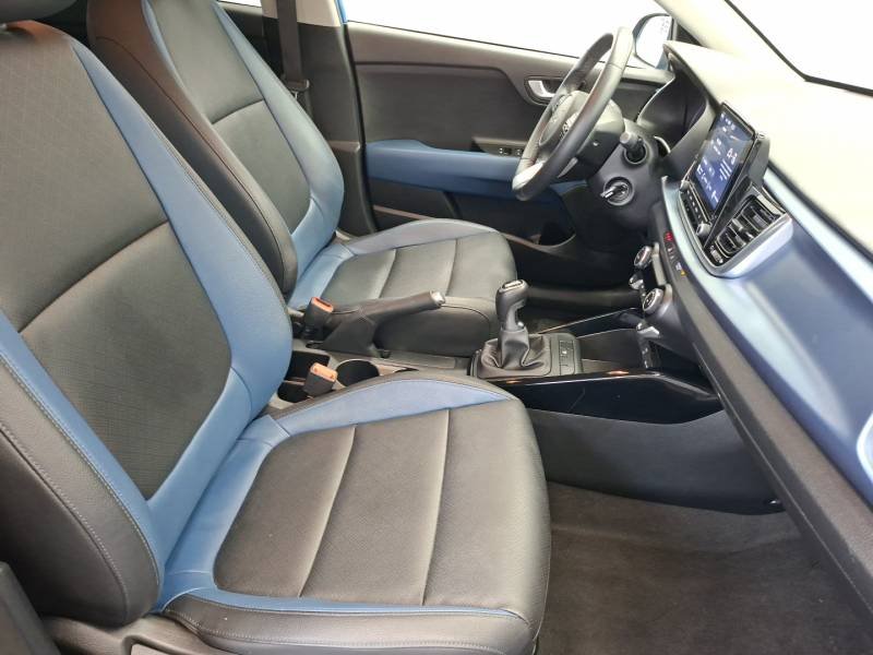 Kia Rio - Photo 9
