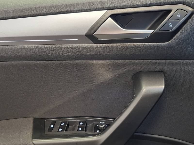 Volkswagen T-Roc - Photo 22