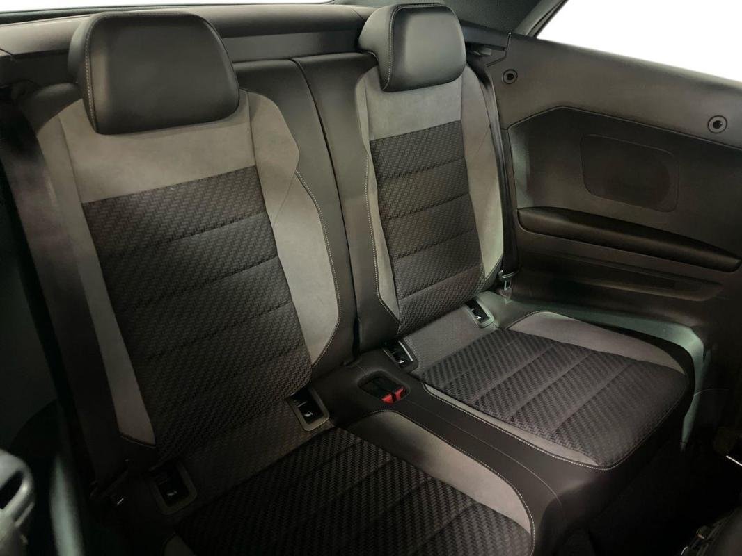 Volkswagen T-Roc - Photo 21
