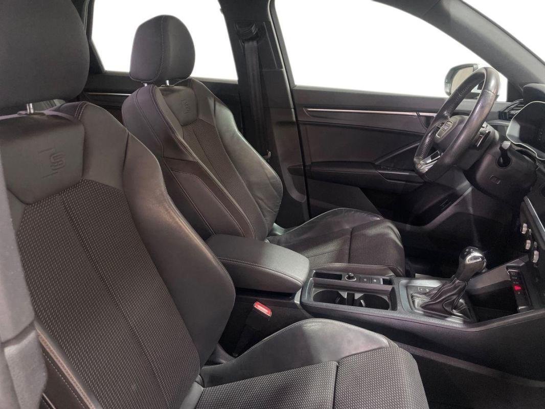 Audi Q3 - Photo 13