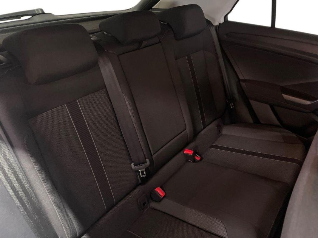 Volkswagen T-Roc - Photo 23