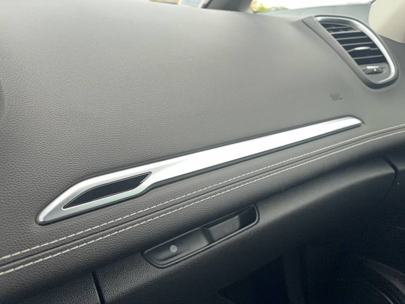 Renault Grand Scénic - Photo 36
